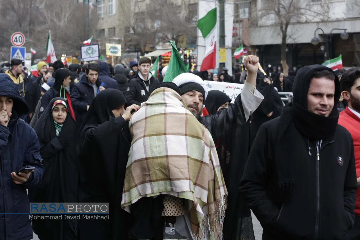 منتخب عکس&zwnj;های رسا از راهپیمایی به یادماندنی ۲۲ بهمن ۱۴۰۱