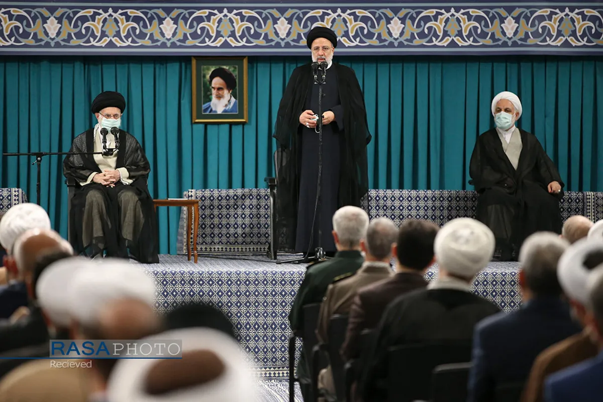 دیدار مسئولان نظام و میهمانان کنفرانس وحدت اسلامى با مقام معظم رهبری