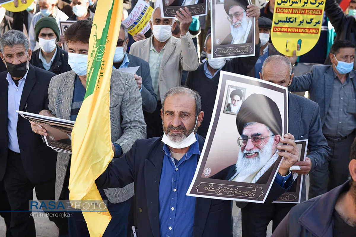 راهپیمایی نمازگزاران شیراز در حمایت از مردم مظلوم یمن&lrm;&lrm;