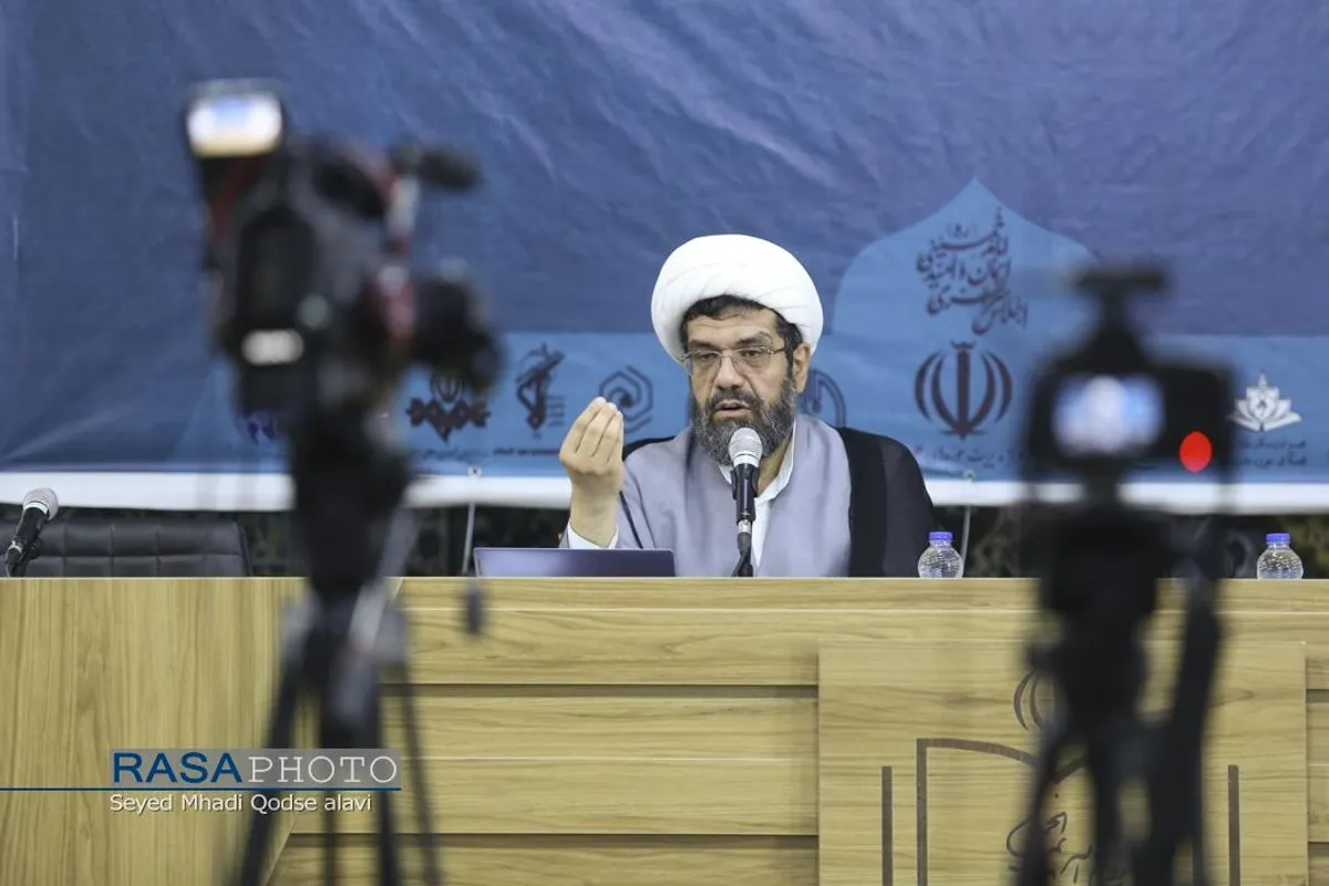 دورمین روز از اولین اجلاسیه سراسری ایمان و امید امام خمینی (ره) در اندیشه امام خامنه&zwnj;ای