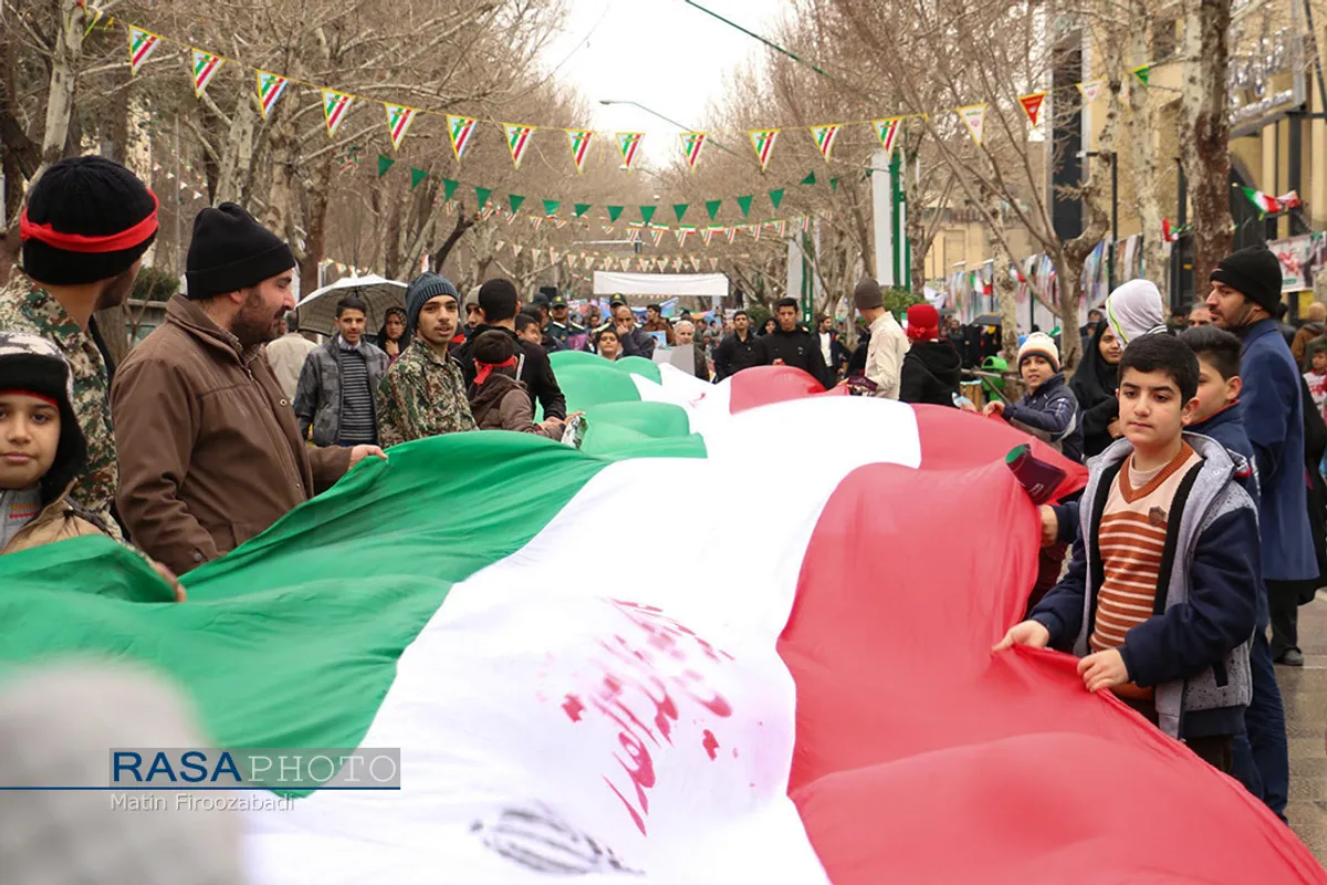 بعثت انقلاب | راهپیمایی پرشکوه مردم اصفهان در یوم الله 22 بهمن