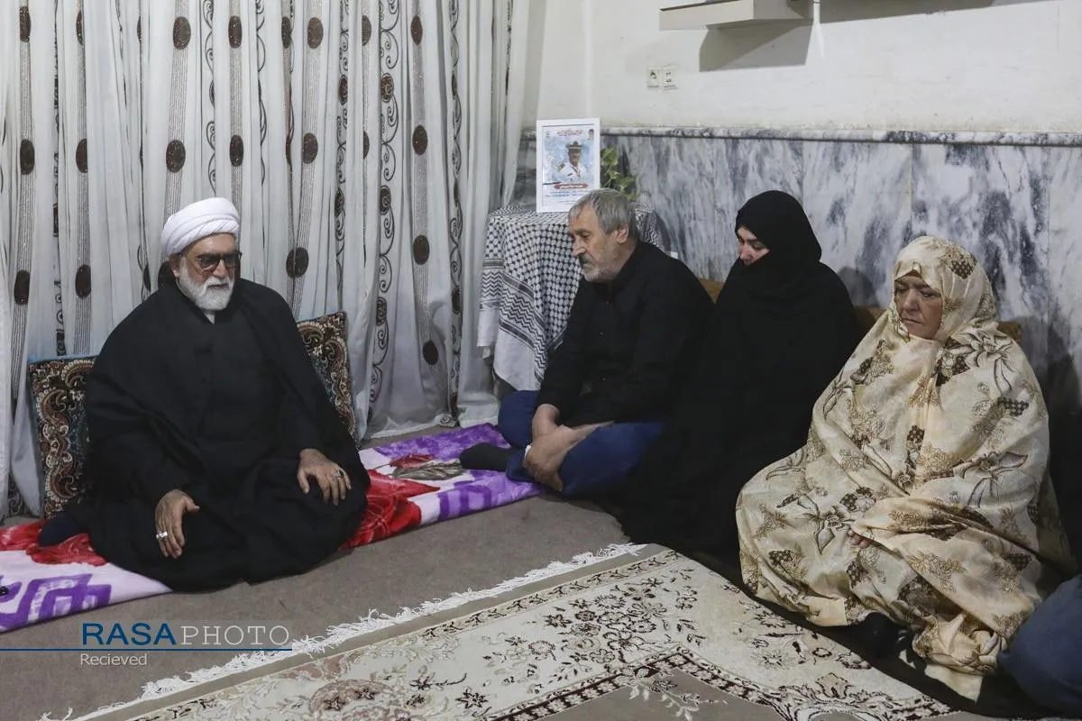 دیدار تولیت آستان قدس رضوی با خانواده شهدای ناوچه دنا