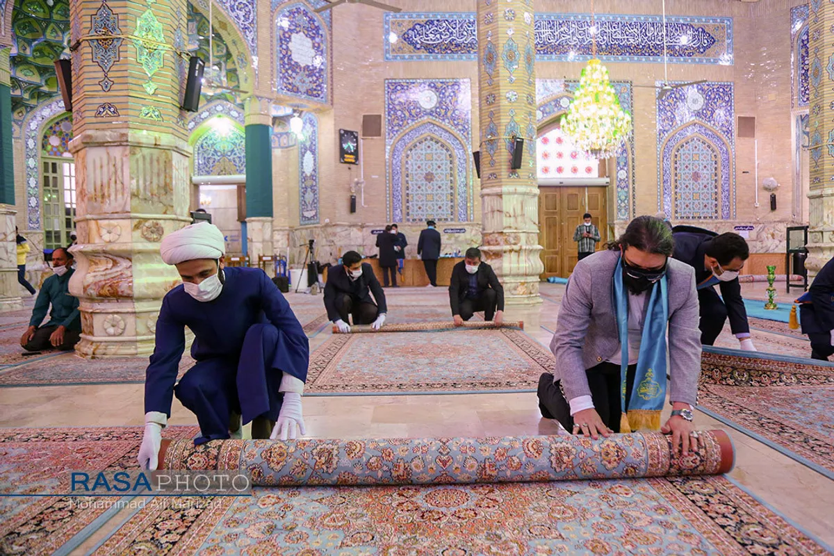 غبار روبی مسجد مقدس جمکران در آغاز دهه مهدویت