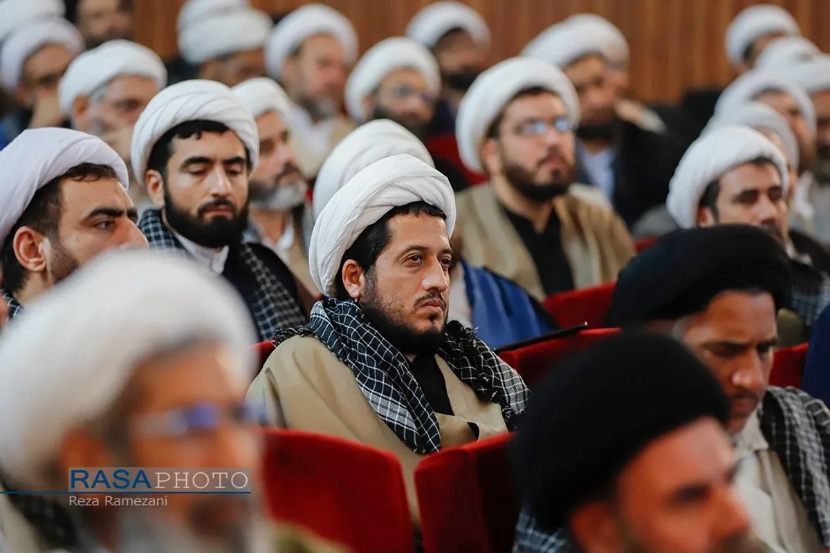 نشست تشکل اساتید سطوح عالی و خارج حوزه علمیه با موضوع "طوفان الاقصی و تحولات جهانی"