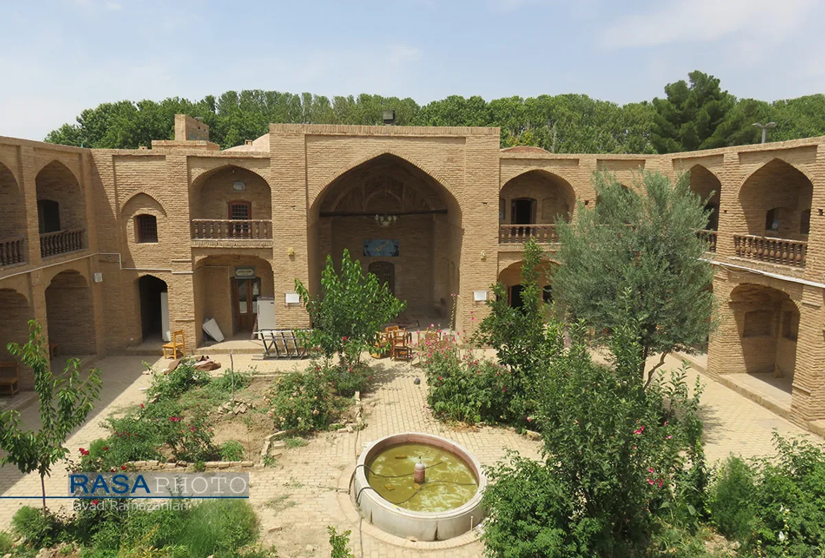 بنای تاریخی ۷۰۰ ساله حوزه علمیه بسطام