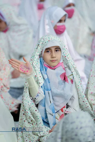 مراسم جشن تکلیف دختران دانش&zwnj;آموز با حضور مقام معظم رهبری