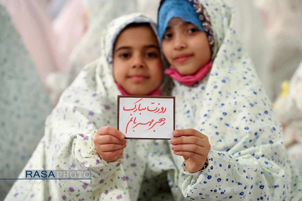 مراسم جشن تکلیف دختران دانش&zwnj;آموز با حضور مقام معظم رهبری