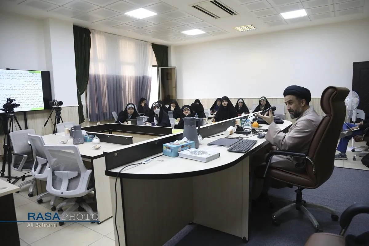 نشست نقد عملکرد یکساله دولت