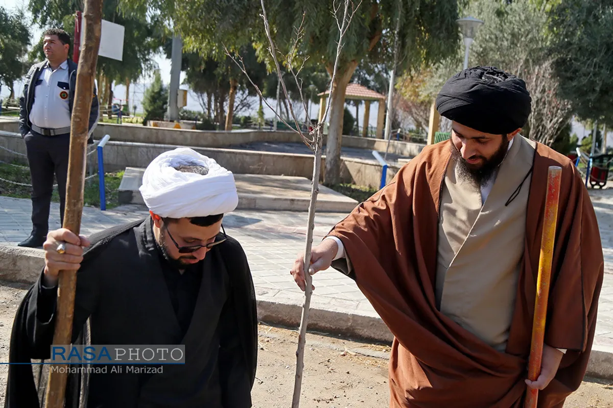 آئین درختکاری خانوادگی طلاب