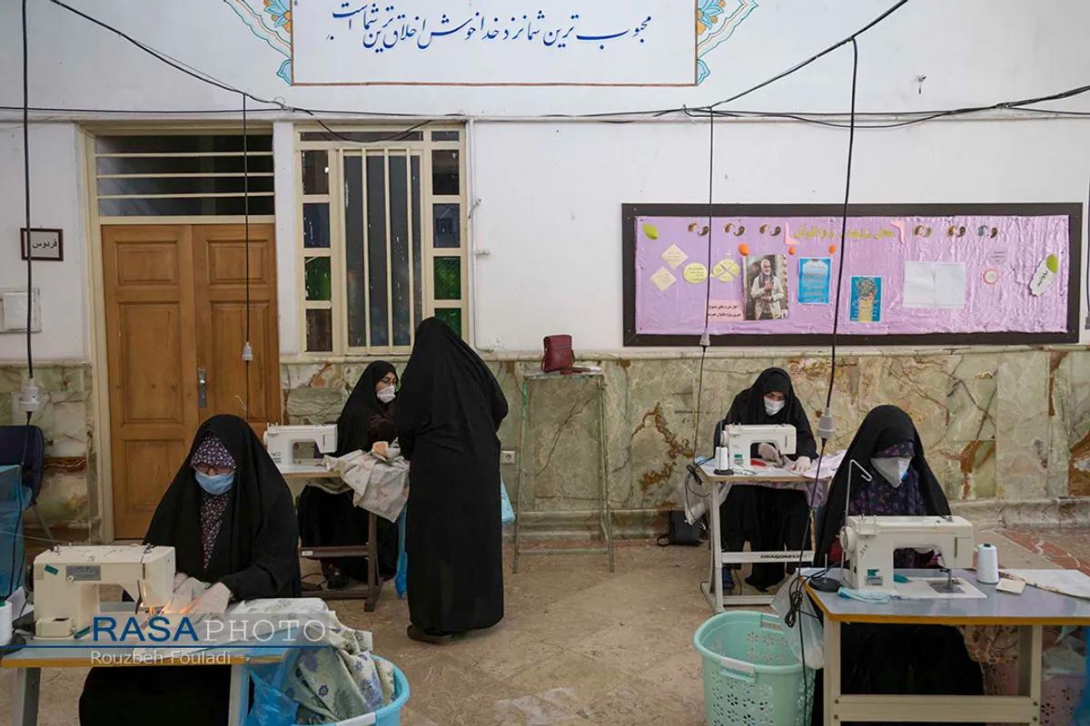 کارگاه تولید جهادی لوازم بهداشتی در امامزاده علی بن حمزه (ع) تهران&lrm;