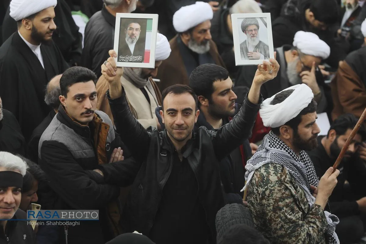 بیعت مردم قم با سومین رهبر معظم انقلاب اسلامی
