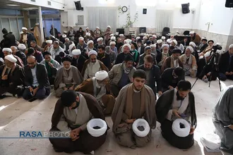 جشن عمامه&zwnj;گذاری طلاب در بیوت مراجع تقلید به&zwnj;مناسبت روز میلاد حضرت زهرا (سلام&zwnj;الله&zwnj;علیها)