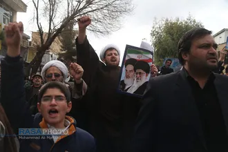 راهپیمایی نمازگزاران قم در حمایت ازسپاه و اقتدار و امنیت نظام اسلامی