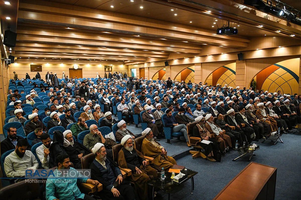 نشست جهاد تبیین با عنوان "امید به آینده انقلاب؛واقعی یا موهوم؟"