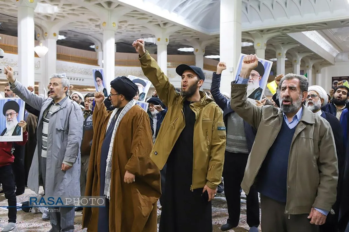 اجتماع حوزویان و مردم انقلابی قم در لبیک به بیانات حکیمانه رهبر عظیم الشأن انقلاب و حمایت از جبهه مقاومت