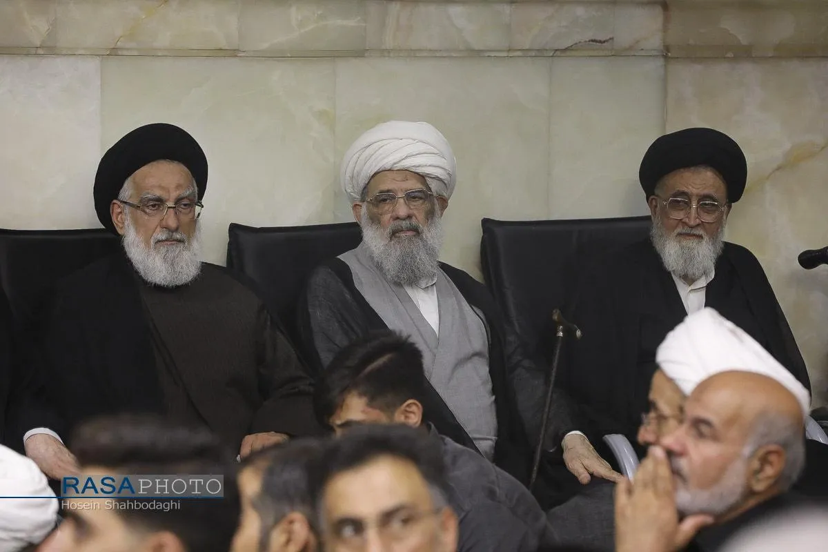 بزرگداشت امام شهید از سوی رهبر معظم انقلاب در حرم کریمه اهل&zwnj;بیت (س)