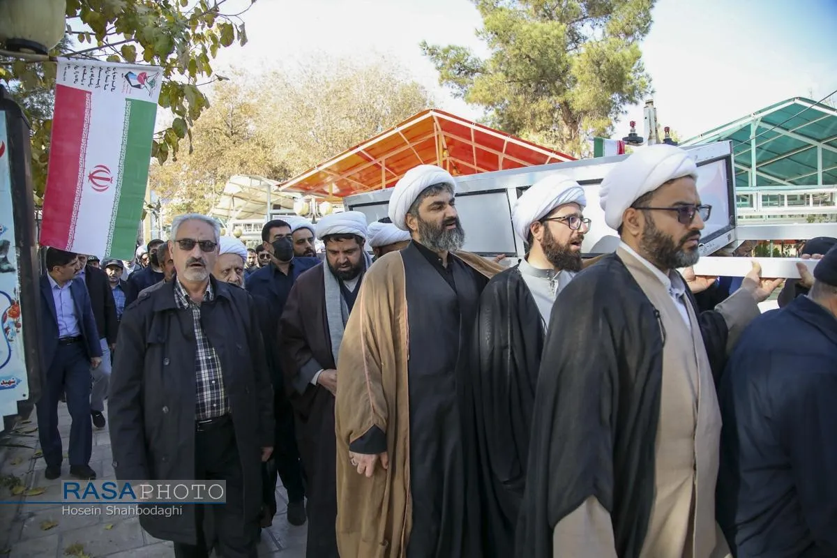 مراسم تشییع و خاکسپاری ابوالشهید حاج&zwnj;آقا عبدالله طائب