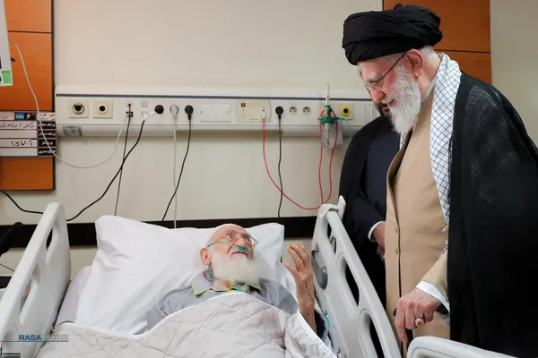 عیادت مقام معظم رهبری از حضرت آیت&zwnj;الله نوری همدانی