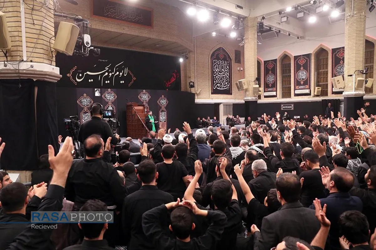 دومین شب مراسم عزاداری حضرت اباعبدالله الحسین (علیه&zwnj;السلام) با حضور رهبر انقلاب