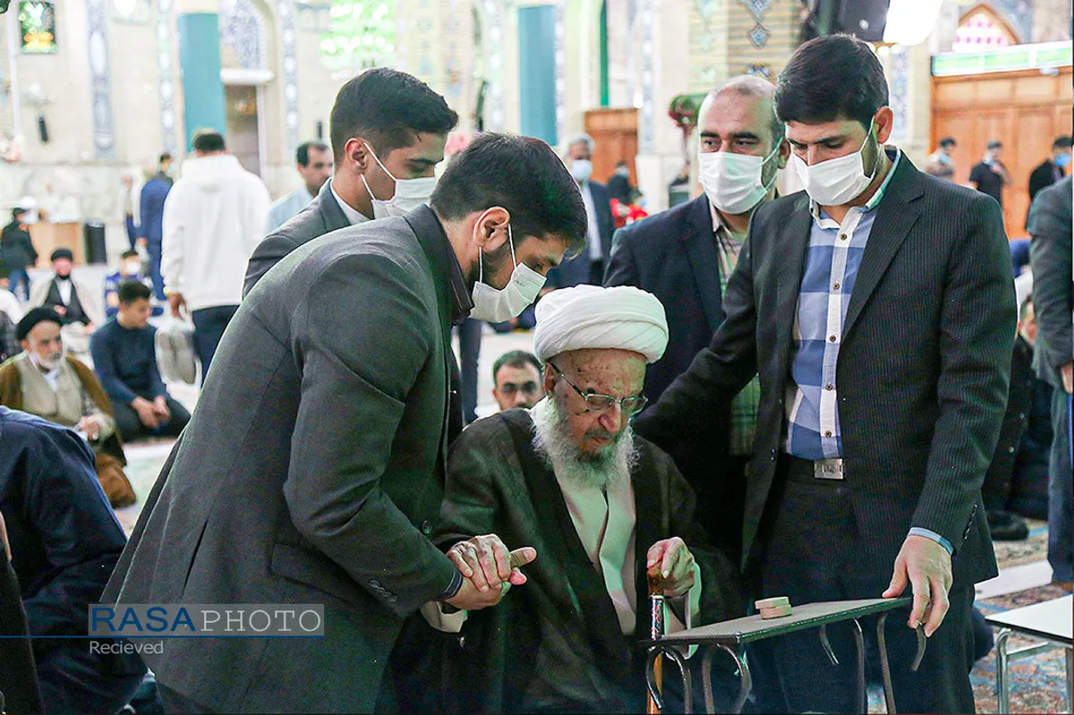 حضور حضرت آیت الله مکارم شیرازی در مسجد مقدس جمکران