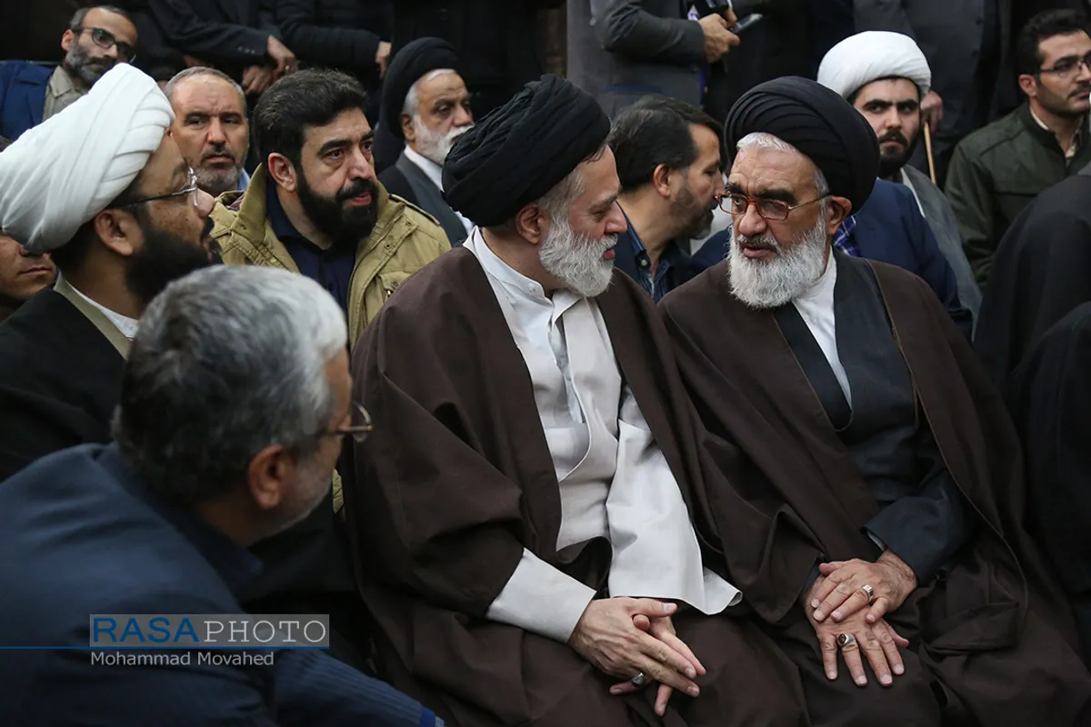 آیت الله سعیدی و حجت الاسلام سید مصطفی خامنه&zwnj;ای | با حضور مراجع تقلید ، رئیس مجمع تشخیص مصلحت نظام ، علما و مردم قم مراسم ترحیم آیت الله مومن