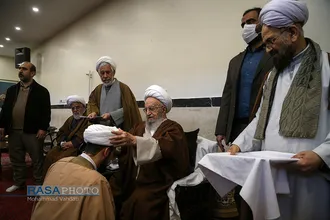 جشن&zwnj;های عمامه&zwnj;گذاری طلاب حوزه علمیه قم در بیوت مراجع تقلید و  علما