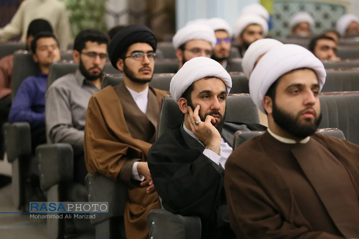 دیدار جمعی از طلاب مدارس علمیه قم با آیت الله مصباح یزدی