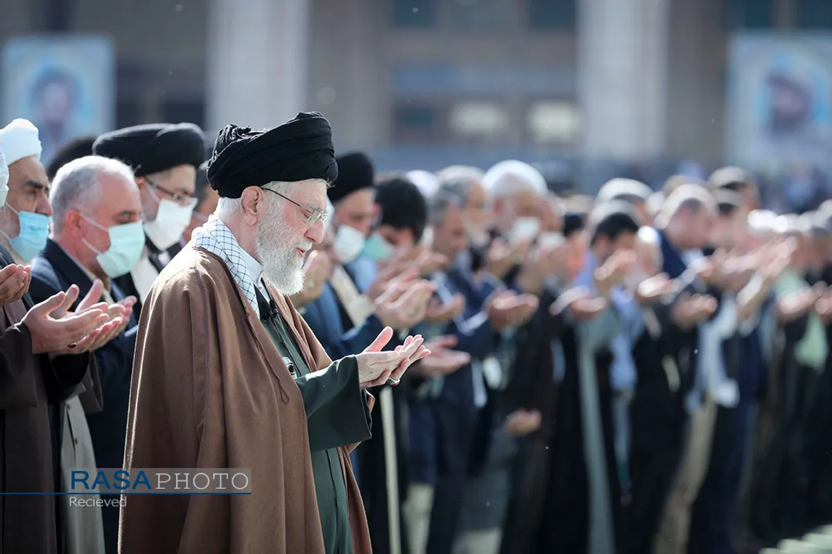 اقامه نماز عید فطر به امامت مقام معظم رهبری
