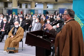 دیدار جمعی از مداحان اهل&zwnj;بیت (علیهم&zwnj;السلام) با مقام معظم رهبری