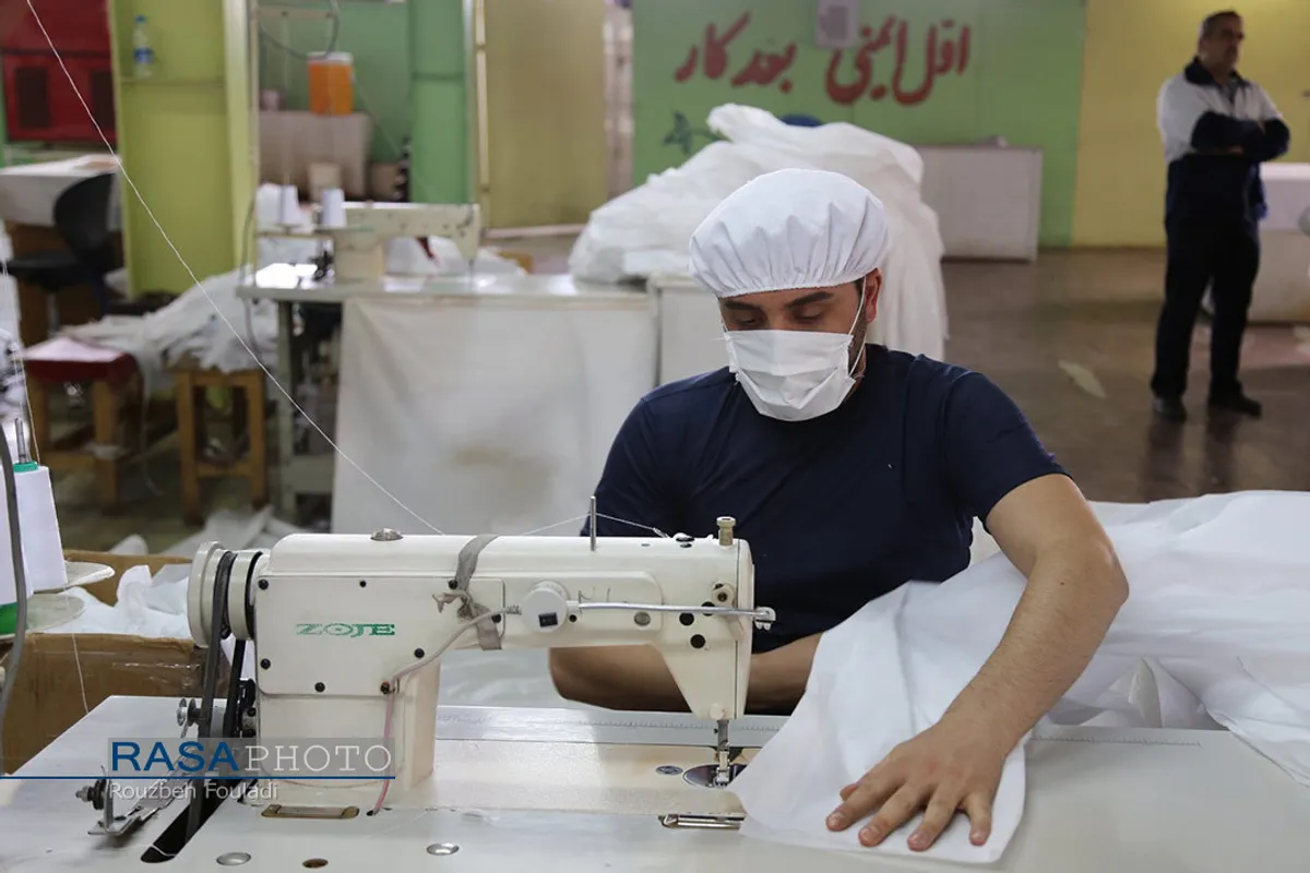 کارگاه تولید ماسک و لباس گان