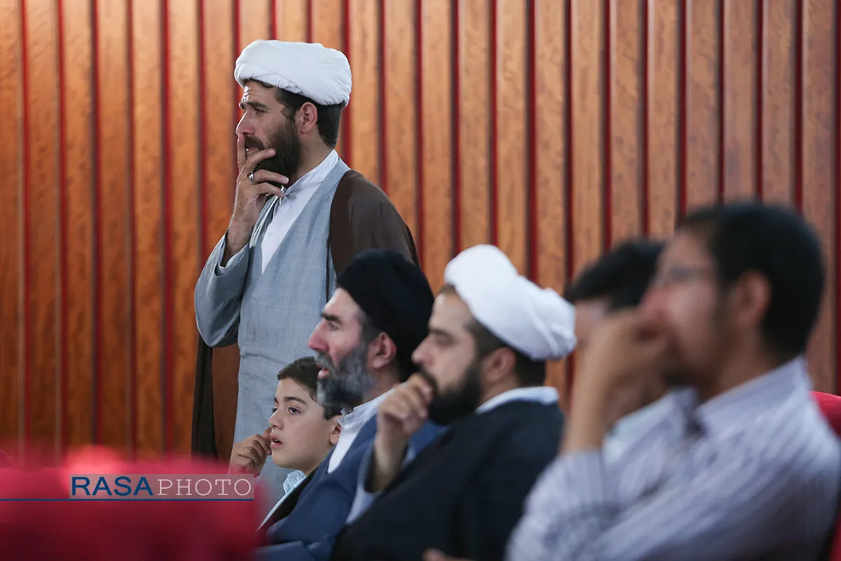 آیین رونمایی کتاب شرح نهج البلاغه متن بیانات حضرت آیت الله خامنه&zwnj;ای با سخنرانی آیت الله اعرافی مدیر حوزه علمیه