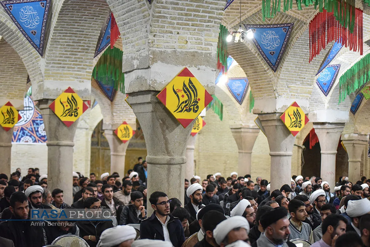 نشست صمیمانه آیت الله اعرافی با روحانیون و طلاب مدارس علمیه استان فارس