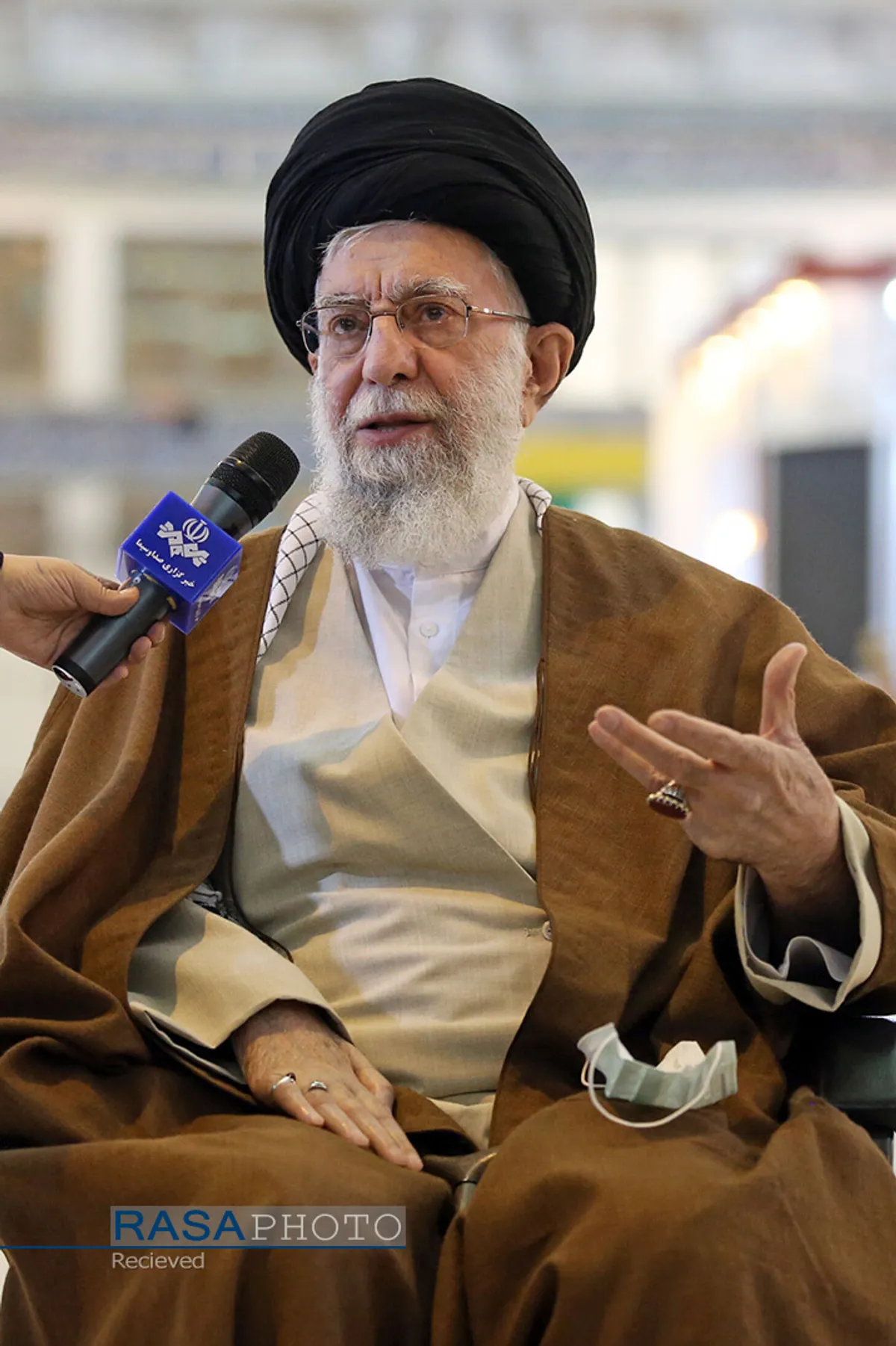 بازدید مقام معظم رهبری از سی و&zwnj;&zwnj; چهارمین نمایشگاه بین&zwnj;المللی کتاب تهران