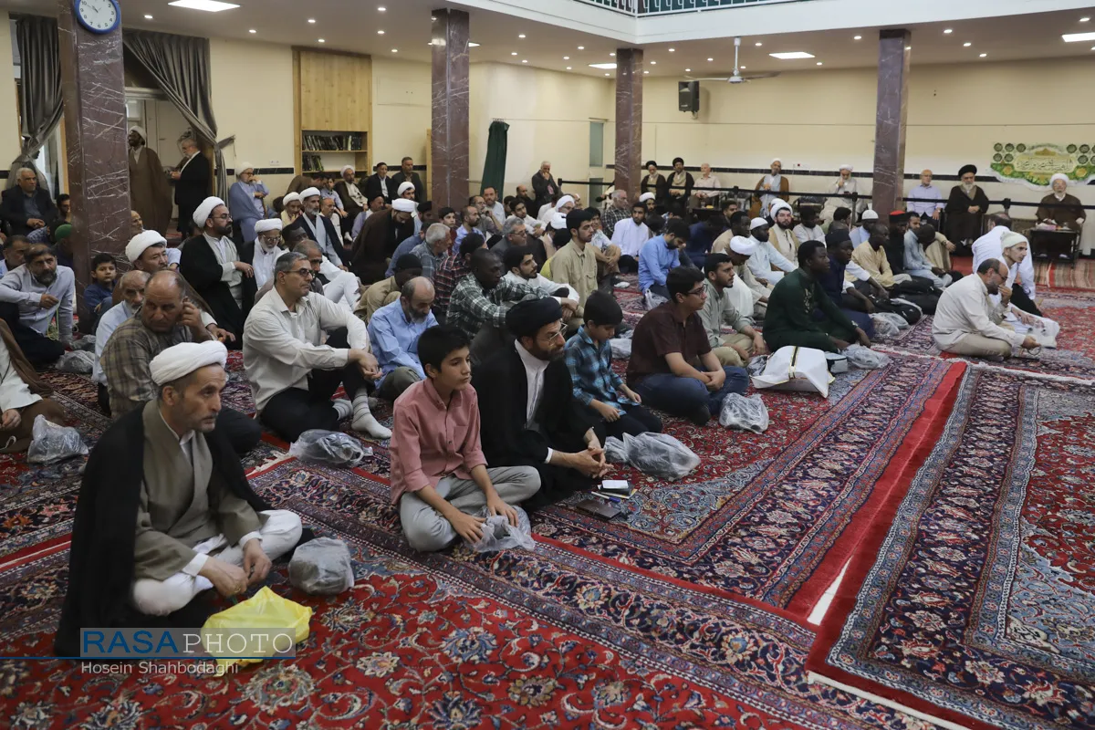 جشن میلاد پیامبر (ص) و عمامه گذاری طلاب در بیوت مراجع تقلید
