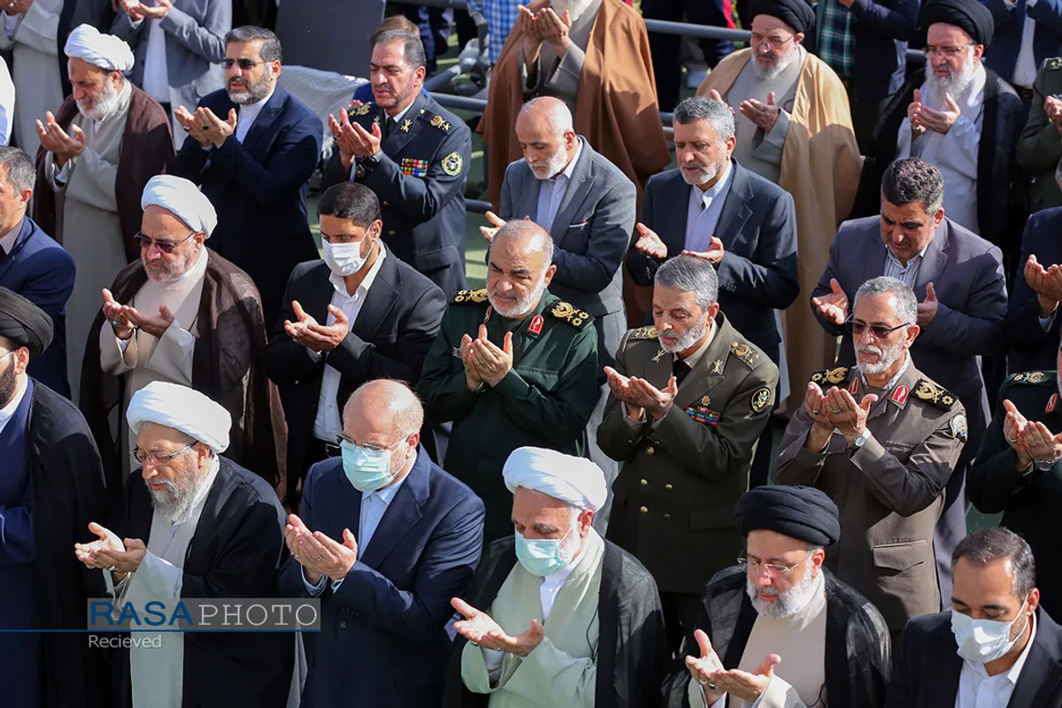 اقامه نماز عید فطر به امامت مقام معظم رهبری