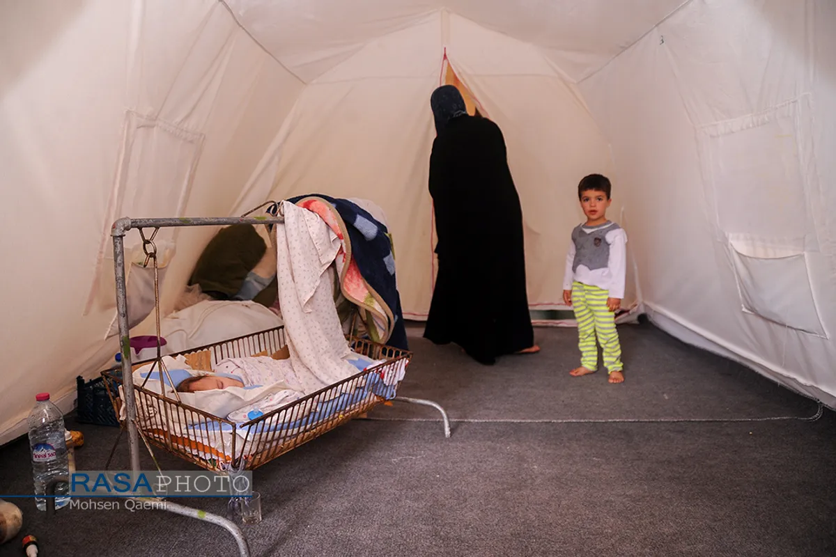 حضور طلاب در اردوگاه&zwnj;های اسکان سیل زدگان خوزستان | جهاد ادامه دارد