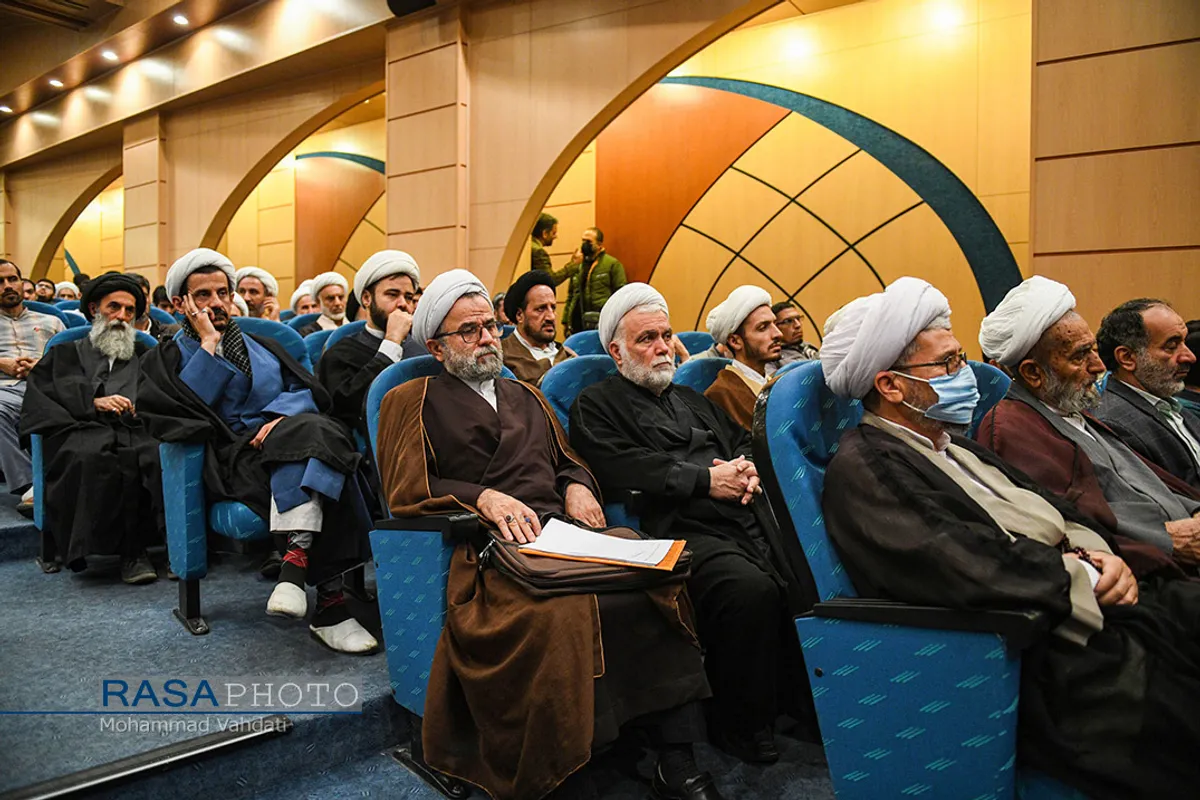 نشست جهاد تبیین با عنوان "امید به آینده انقلاب؛واقعی یا موهوم؟"