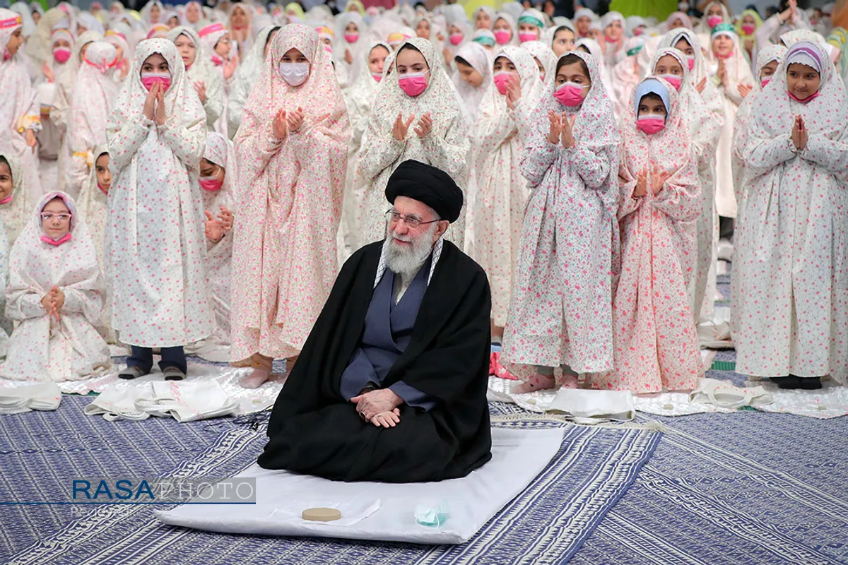 مراسم جشن تکلیف دختران دانش&zwnj;آموز با حضور مقام معظم رهبری