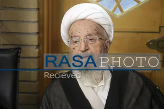 بزرگداشت رهبر شهید انقلاب از سوی آیت&zwnj;الله مکارم شیرازی در حرم مطهر
