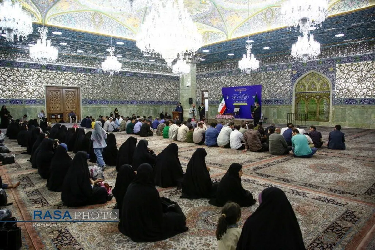آیین غبارروبی حرم مطهر بانوی کرامت (س) با حضور اصحاب رسانه
