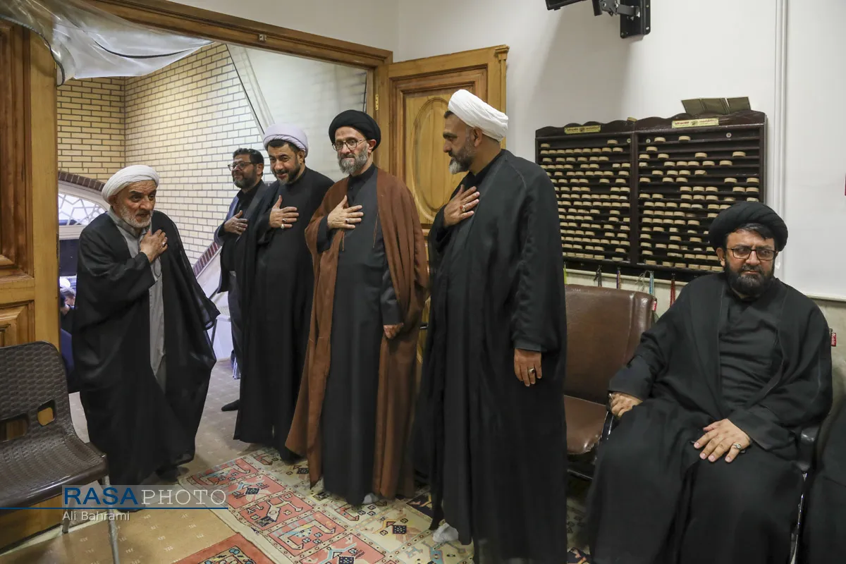 مراسم بزرگداشت قائد شهید امت حضرت آیت&zwnj;الله&zwnj;العظمی خامنه ای در دفتر حضرت آیت الله جوادی آملی