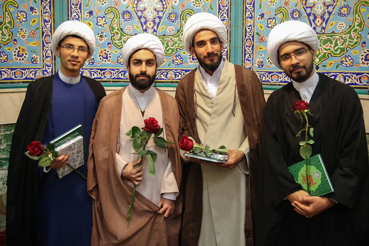 عمامه گذاری طلاب حوزه علمیه تهران به مناسبت روز میلاد امام زمان (عج)
