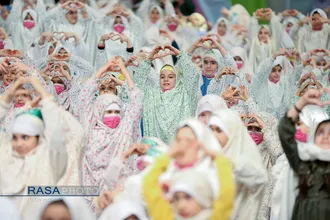 مراسم جشن تکلیف دختران دانش&zwnj;آموز با حضور مقام معظم رهبری