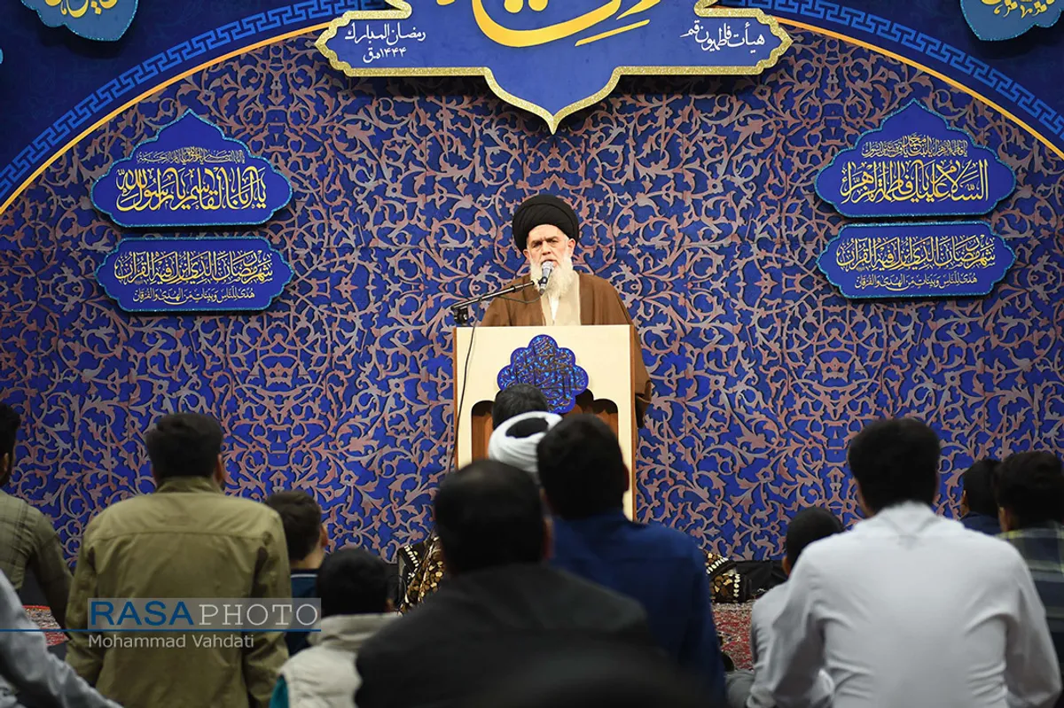 مناجات خوانی شب&zwnj;های ماه مبارک رمضان در هیئت فاطمیون قم