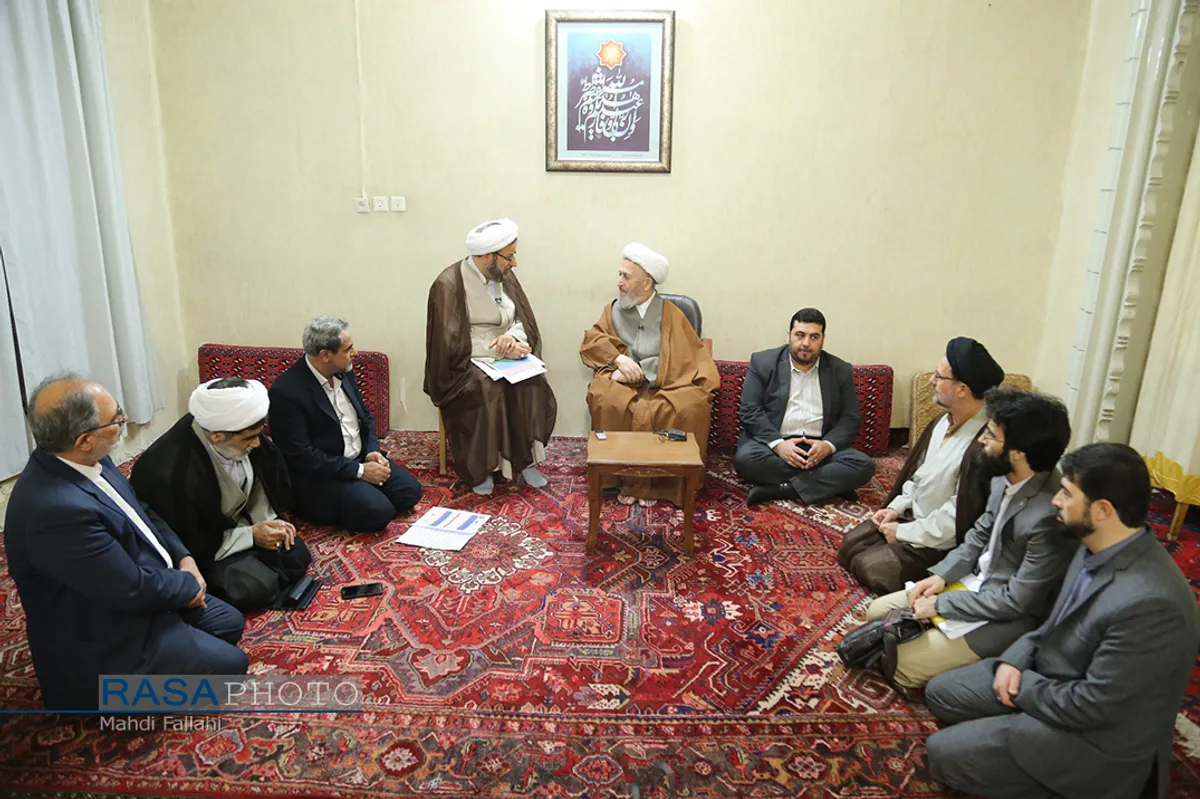 دیدار حجت الاسلام والمسلمین واعظی و دست اندرکاران همایش "نظریه علم اسلامی و کاربست آن در نظام آموزش و پرورش" با حضرت آیت الله سبحانی&lrm;