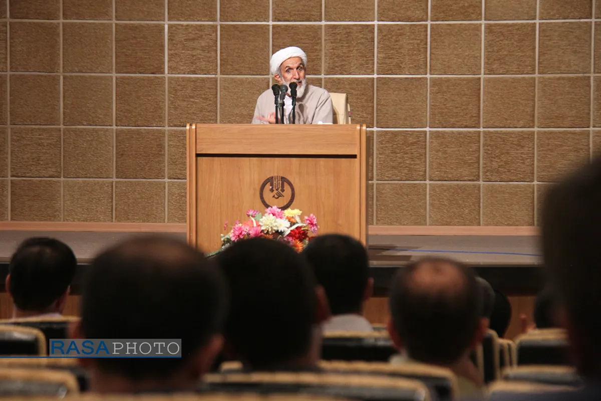 نشست تخصصی طرح تقویت مبانی اعتقادی در شهرکرد با حضور و سخنرانی حجت الاسلام والمسلمین طائب