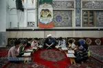 او هر روز برای تعدادی از کودکان روستا کلاس آموزش قرآن کریم را برگزار می کند