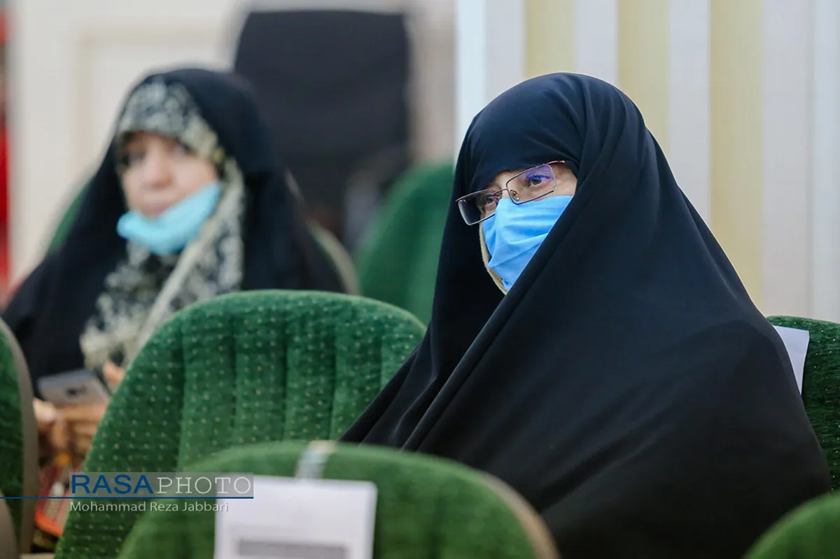 نشست بصیرتی و تحلیلی با موضوع "مبانی نقش مردم در نظام اسلامی"