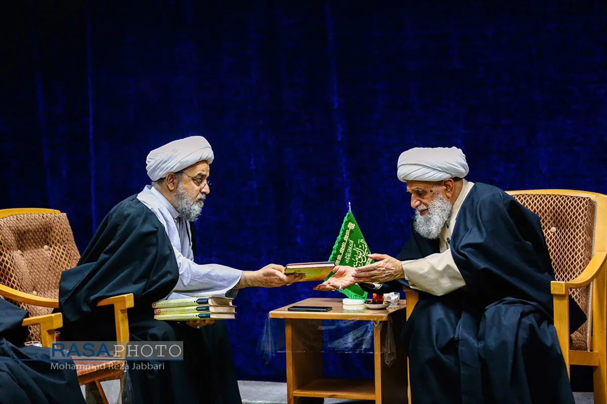 دیدار دبیرکل مجمع جهانی تقریب مذاهب با آیت الله کریمی جهرمی&lrm;&lrm;