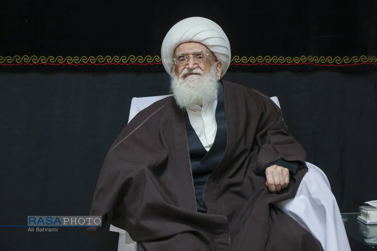 گرامیداشت رهبر شهید انقلاب در بیت حضرت آیت الله نوری همدانی